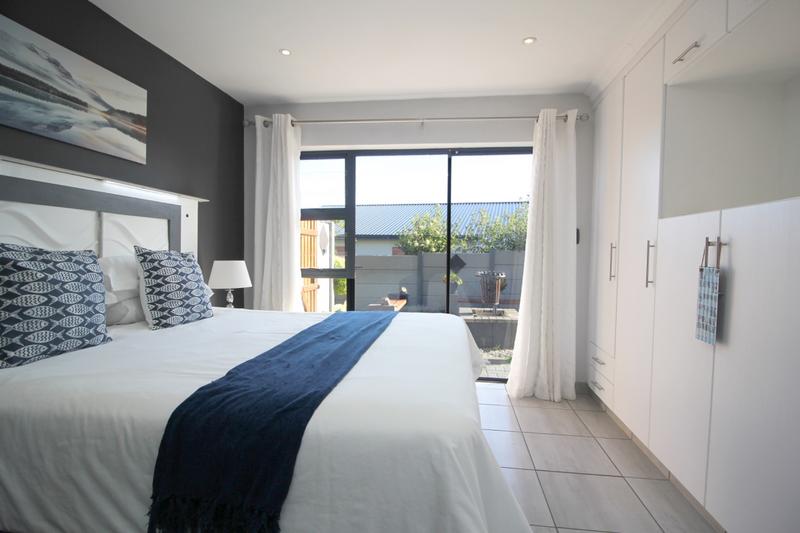 5 Bedroom Property for Sale in Reebok Western Cape
